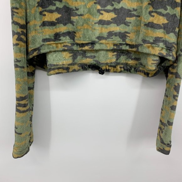 Urban Outfitters Sweater Angela Camo Crop Fleece 1/4 Zip Pullover - Picture 8 of 10